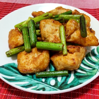 簡単！鶏むね肉とにんにくの芽のコチュジャン炒め〜